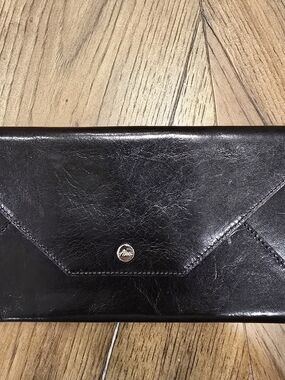 NWOT - Abas Black & Plum Leather Envelope Clutch